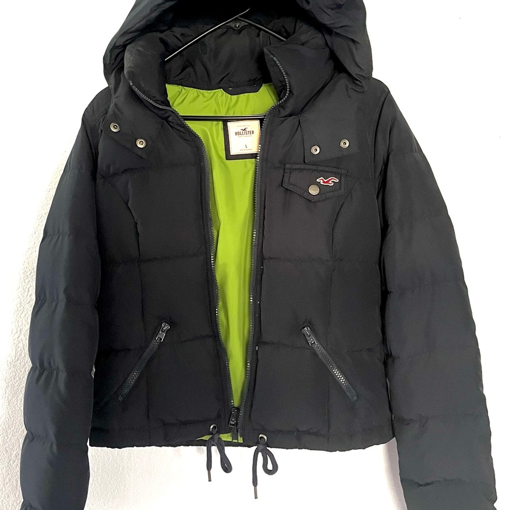 Navy Blue Hollister Puffer Jacket in Size Small